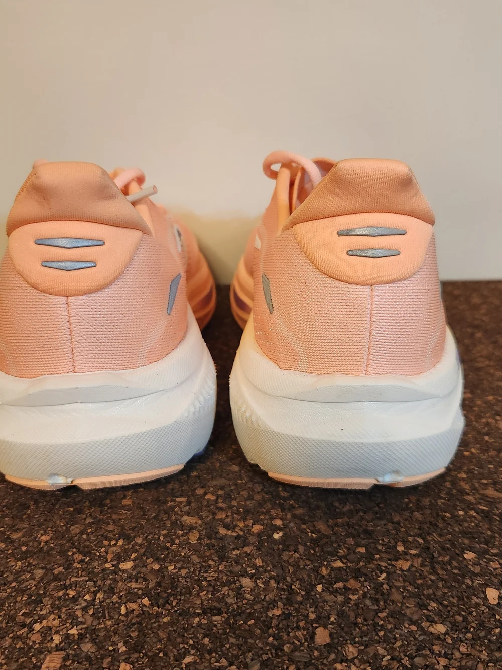 Brooks Ghost 18 Running Shoes Womens Size 9
